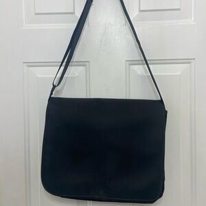 Kenneth Cole Reaction Black Messenger Bag